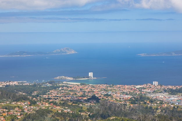 Foto vista aérea de la ciudad de vigo.