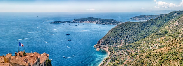 Vista aérea de la ciudad de Ãˆze, Cote d'Azur, Francia