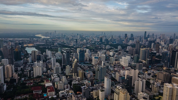 Una vista aérea de la ciudad.