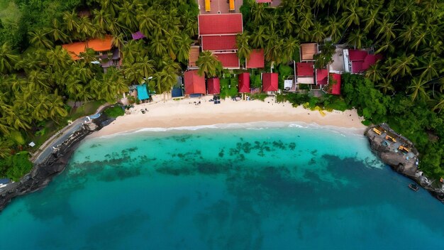 Foto vista aérea de la costa cerca de la playa de lamai koh samui tailandia