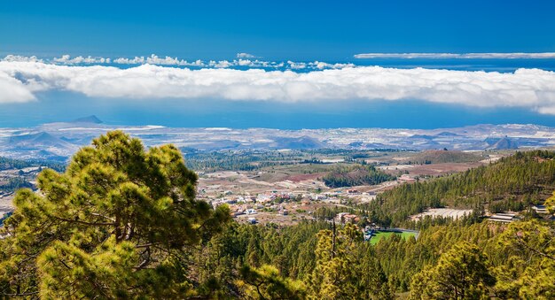 Vista aérea de la costa sur de Tenerife, cerca de El Médano, Islas Canarias, España