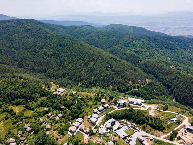 Vista aérea da aldeia de Leshten, na Bulgária