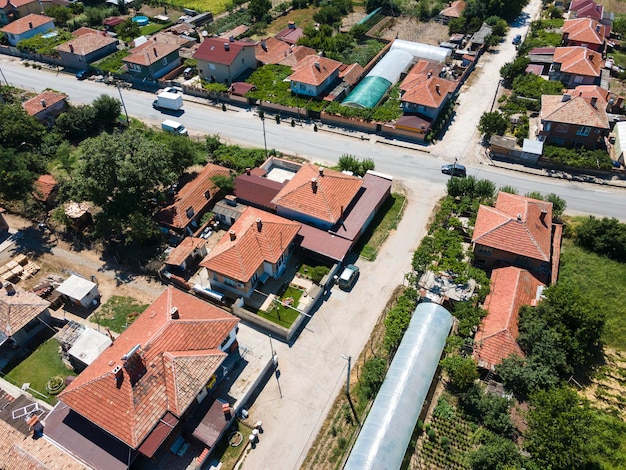 Foto vista aérea da aldeia de tsalapitsa, na bulgária