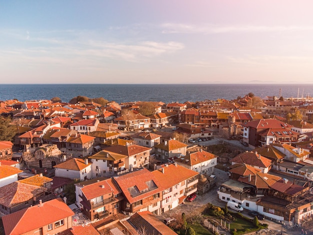 Vista aérea da antiga cidade de Nesebar na costa do Mar Negro da Bulgária