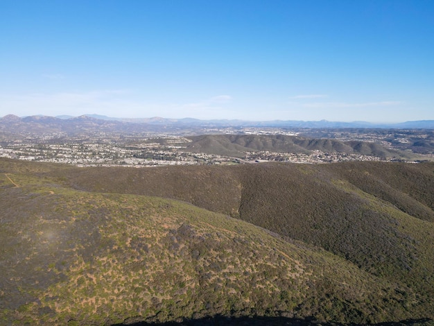 Vista aérea da Black Mountain em Carmel Valley, San Diego, Califórnia, EUA.