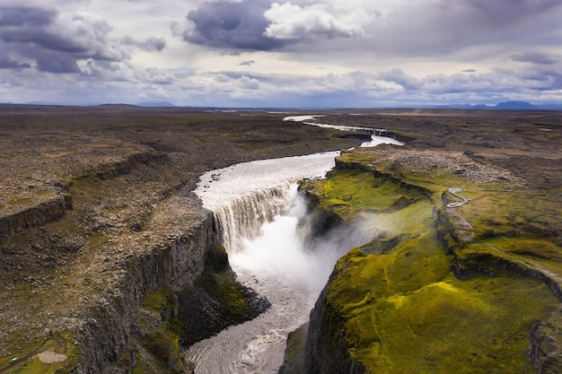 Vista aérea da cachoeira Dettifoss na Islândia