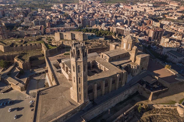 Vista aérea da catedral la seu vella em lleida