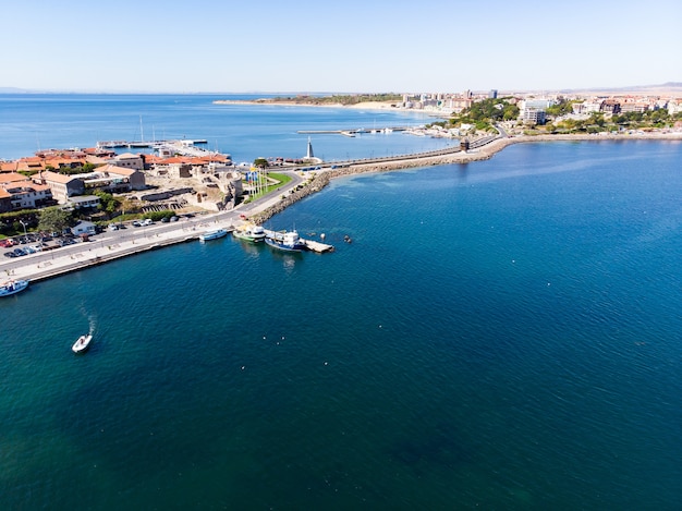 Vista aérea da cidade búlgara de Nessebar