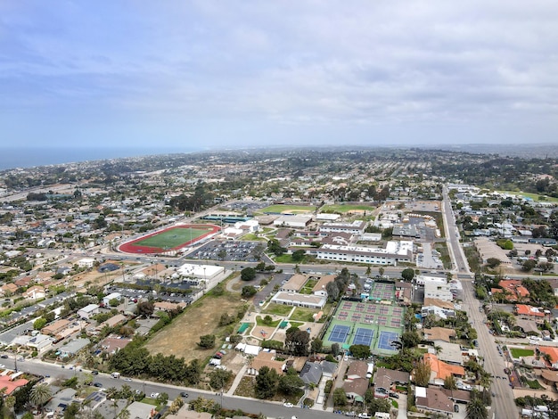 Vista aérea da cidade de Cardiff, comunidade na cidade incorporada de Encinitas no Condado de San Diego