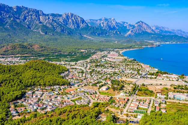 Vista aérea da cidade de Kemer, província de Antalya, Turquia