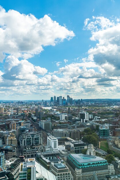 Vista aérea da cidade de Londres com o rio Tamisa, Reino Unido