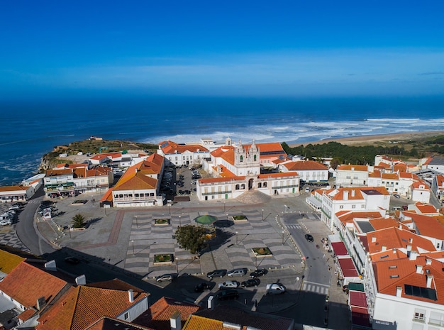 Foto vista aérea da cidade de nazare em portugal