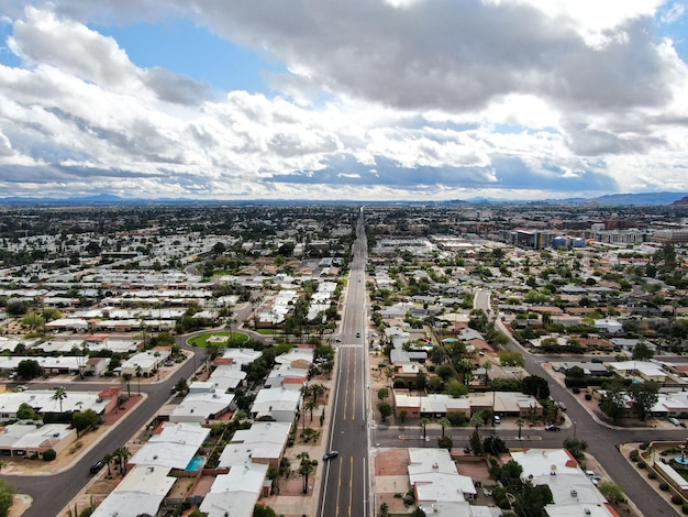 Vista aérea da cidade do deserto de Scottsdale, no Arizona, a leste da capital do estado Phoenix, EUA