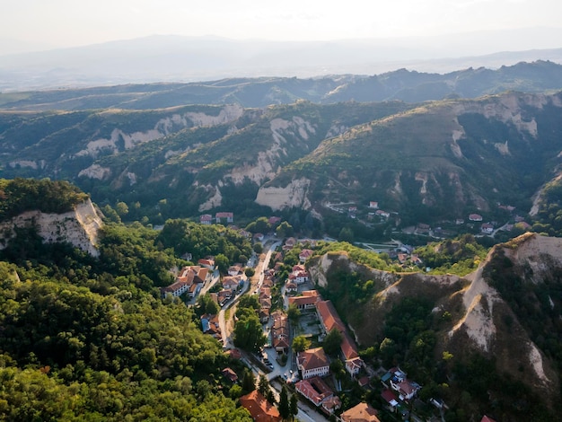 Vista aérea da cidade histórica de Melnik, na Bulgária