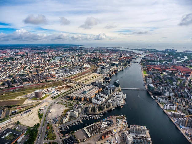 Vista aérea da cidade sobre Copenhague, Dinamarca. Vista do voo do pássaro