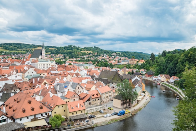 Vista aérea da cidade velha de Cesky Krumlov, República Tcheca