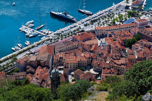Vista aérea da cidade velha de Kotor Montenegro