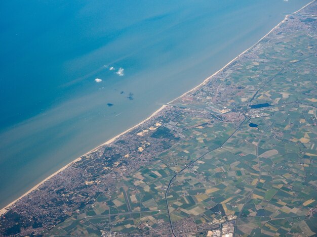 Vista aérea da costa da Bélgica