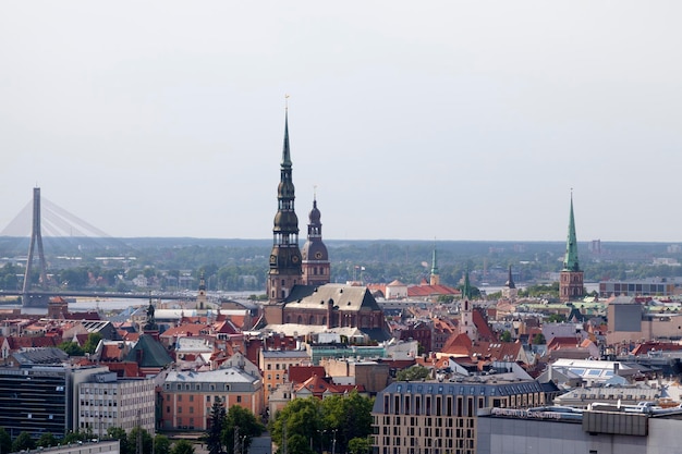 Vista aérea da Igreja de São Pedro em Riga