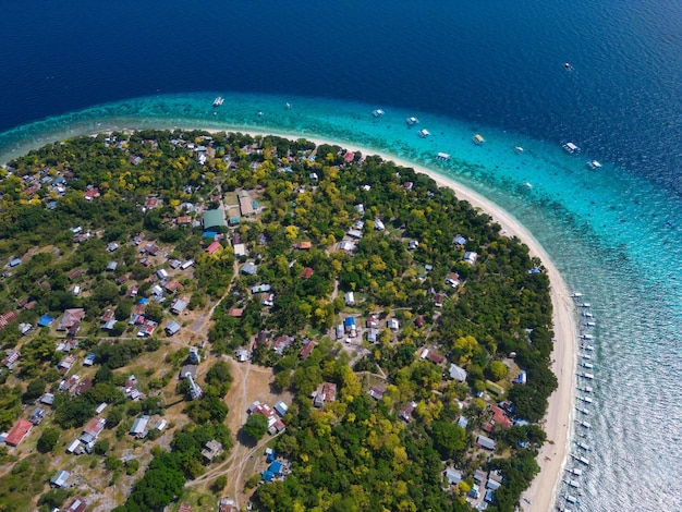 Vista aérea da ilha de Balicasag, em Bohol, Filipinas