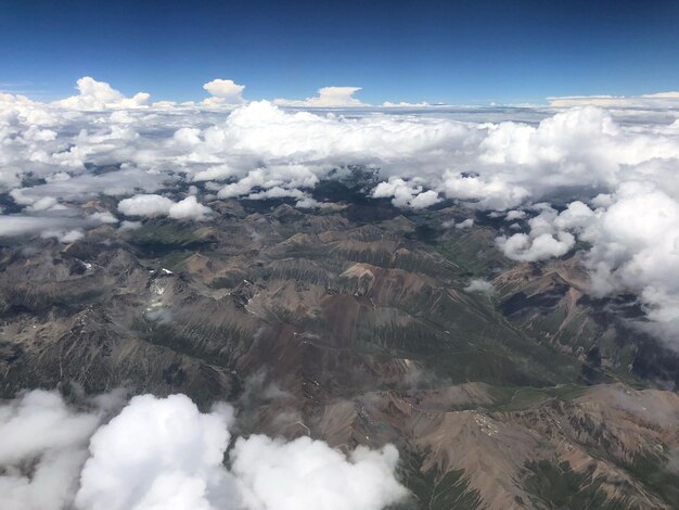 Foto vista aérea da paisagem contra o céu