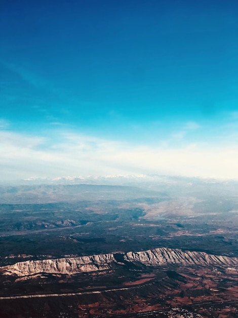 Foto vista aérea da paisagem contra um céu nublado