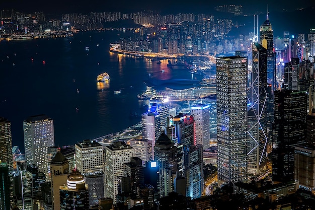 Vista aérea da paisagem urbana à noite