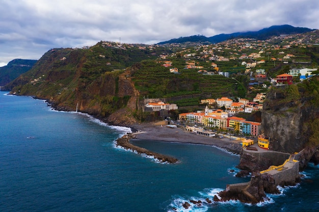 Vista aérea da Ponta do Sol na ilha da Madeira Portugal