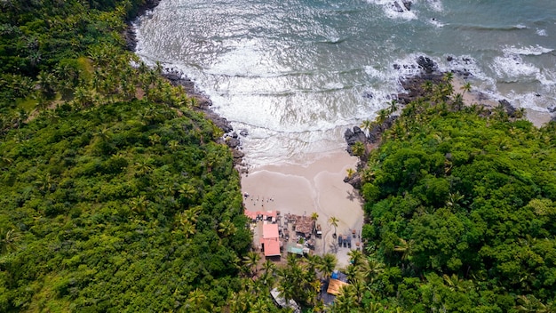 Vista aérea da praia de Havaizinho Itacare Bahia Brasil Local turístico com vista para o mar e a vegetação