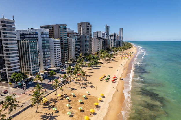 Vista aérea da praia de quotBoa Viagemquot em Recife capital de Pernambuco Brasil