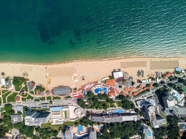 Vista aérea da praia e hotéis em Golden Sands Zlatni Piasaci Varna Bulgária