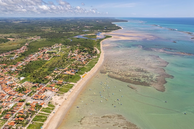 Vista aérea da praia São Miguel dos Milagres, Alagoas, Brasil.