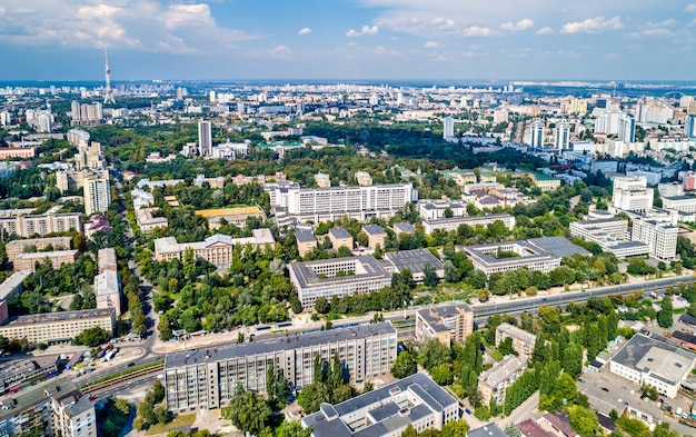 Vista aérea da Universidade Técnica Nacional da Ucrânia, também conhecida como Instituto Politécnico Igor Sikorsky Kyiv. Kiev, Ucrânia