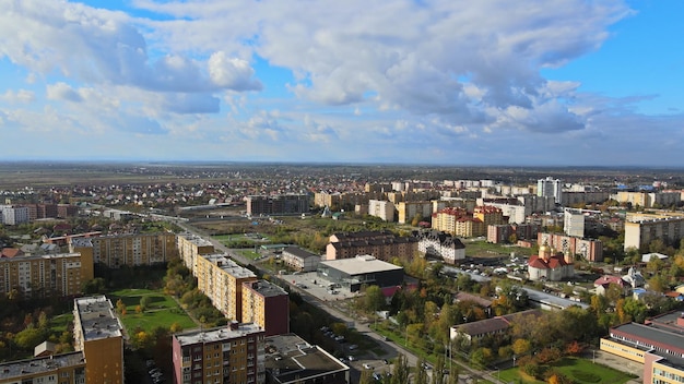 Vista aérea da vista panorâmica na cidade do telhado uzhgorod ucrânia europa