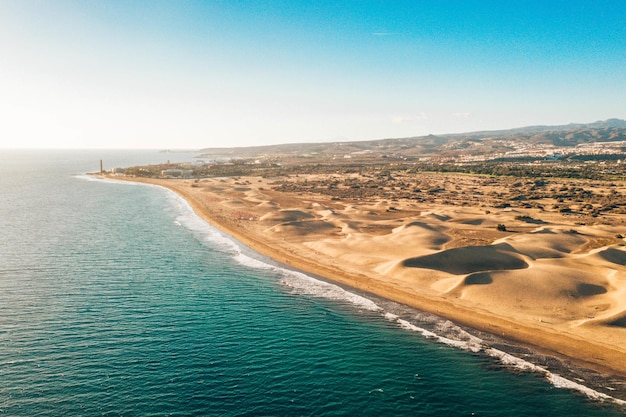 Vista aérea das dunas de Maspalomas na ilha de Gran Canaria, Espanha