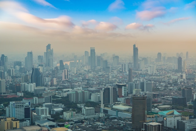 Vista aérea de Bangkok ao pôr do sol