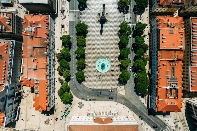 Vista aérea de cima para baixo da praça Dom Pedro IV no distrito de Baixa de Lisboa Portugal