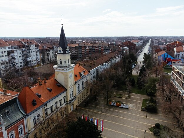 Foto vista aérea de drones da cidade de kikinda, sérvia, europa