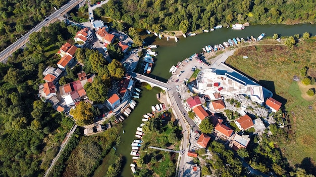 Vista aérea de drones de montenegro