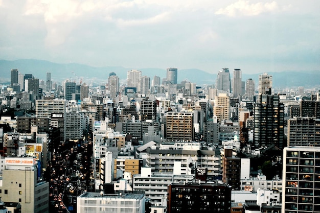 Foto vista aérea de edifícios na cidade contra o céu