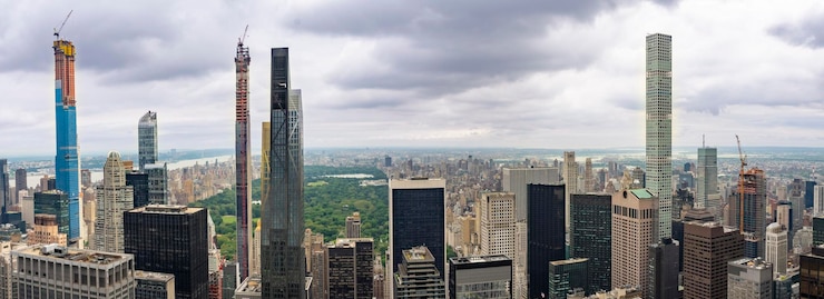 Foto vista aérea de edifícios na cidade contra um céu nublado