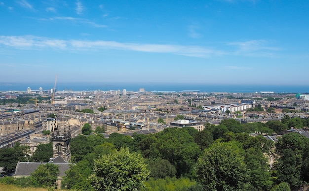 Vista aérea de Edimburgo de Calton Hill