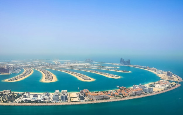 Vista aérea de helicóptero da praia de Palm Jumeirah