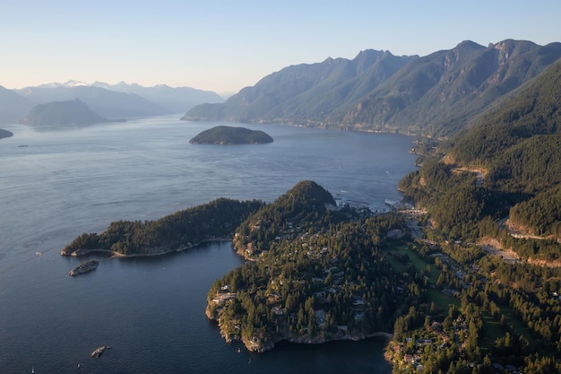 Vista aérea de Horseshoe Bay em Howe Sound