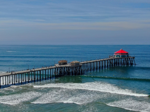 Vista aérea de huntington beach com o cais califórnia eua