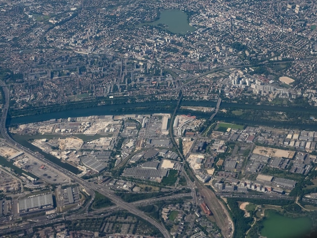 Vista aérea de Paris com o rio Sena