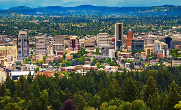 Foto vista aérea de portland, oregon, fotografada do ponto de vista da mansão pittock