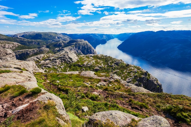 Vista aérea de Preikestolen ou Prekestolen ou Pulpit Rock, Noruega