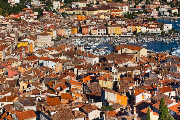 Vista aérea de Rovinj Belfry Croácia