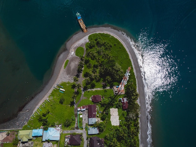 Vista aérea de Tehoru em Seram Island Central Maluku